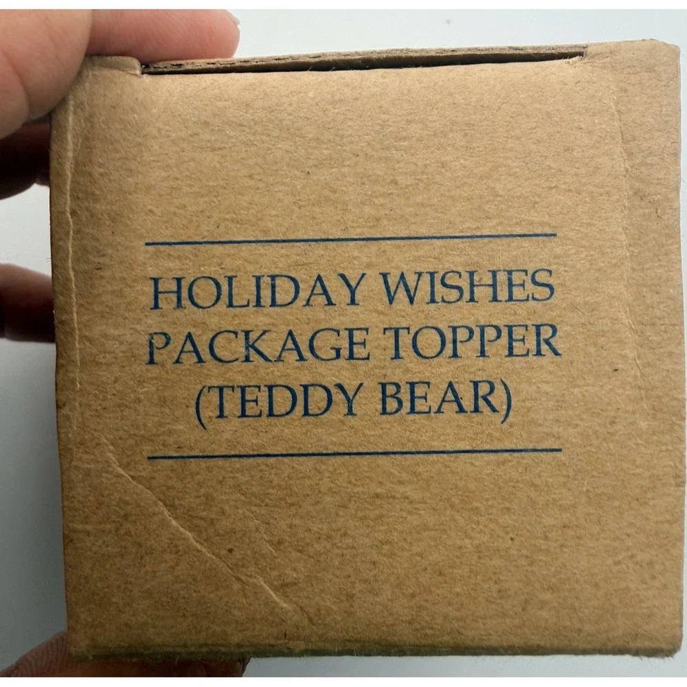 2001 Avon HOLIDAY WISHES PACKAGE TOPPER/ORNAMENT TEDDY BEAR NEW IN BOX